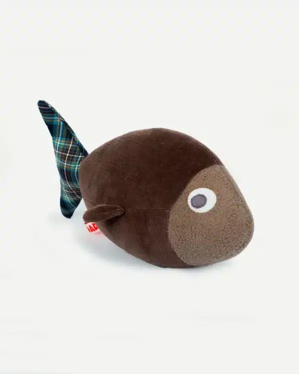 Peluche naissance Charles le poisson ADADA, forme facile à attraper