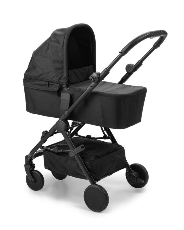 Poussette Elodie MONDO avec nacelle Black installée sur le châssis