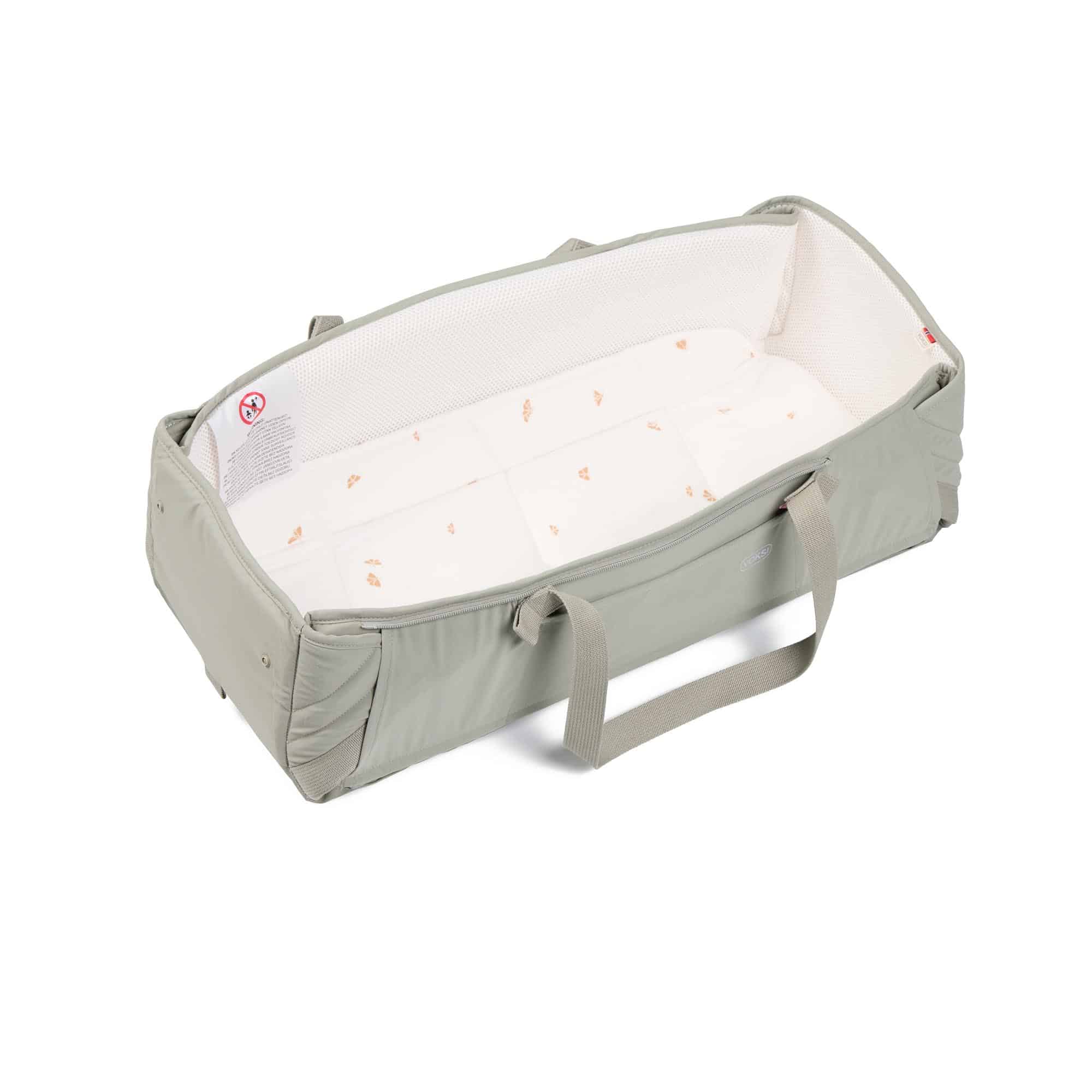 Nacelle Voksi Carry Me ouverte, coloris Misty Green Cream, vue intérieure
