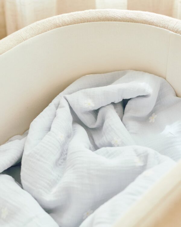 Intérieur du berceau 2 en 1 évolutif Childhome Linnen Effect Beige avec linge de bébé