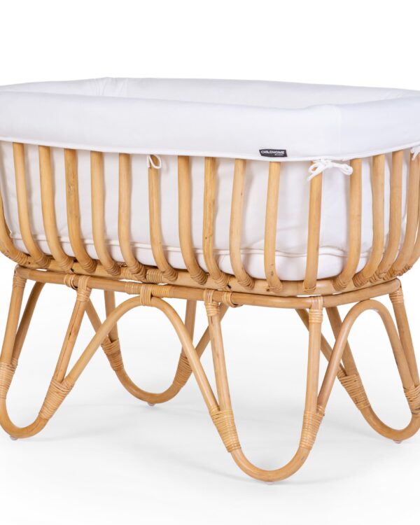 Berceau en rotin Childhome avec housse blanche et structure en rotin naturel