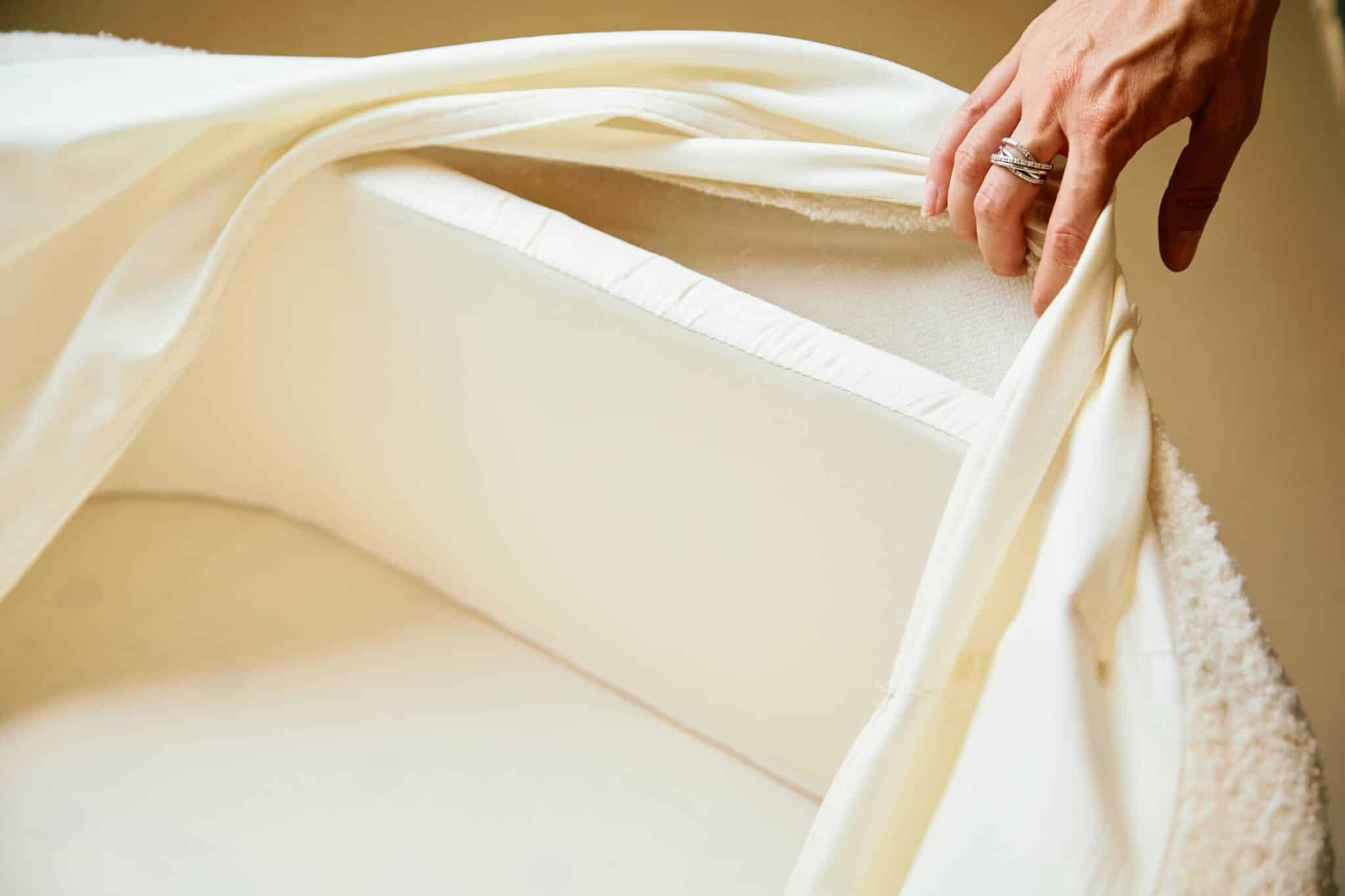 Détail de la housse amovible du berceau 2 en 1 évolutif Childhome Teddy Off White