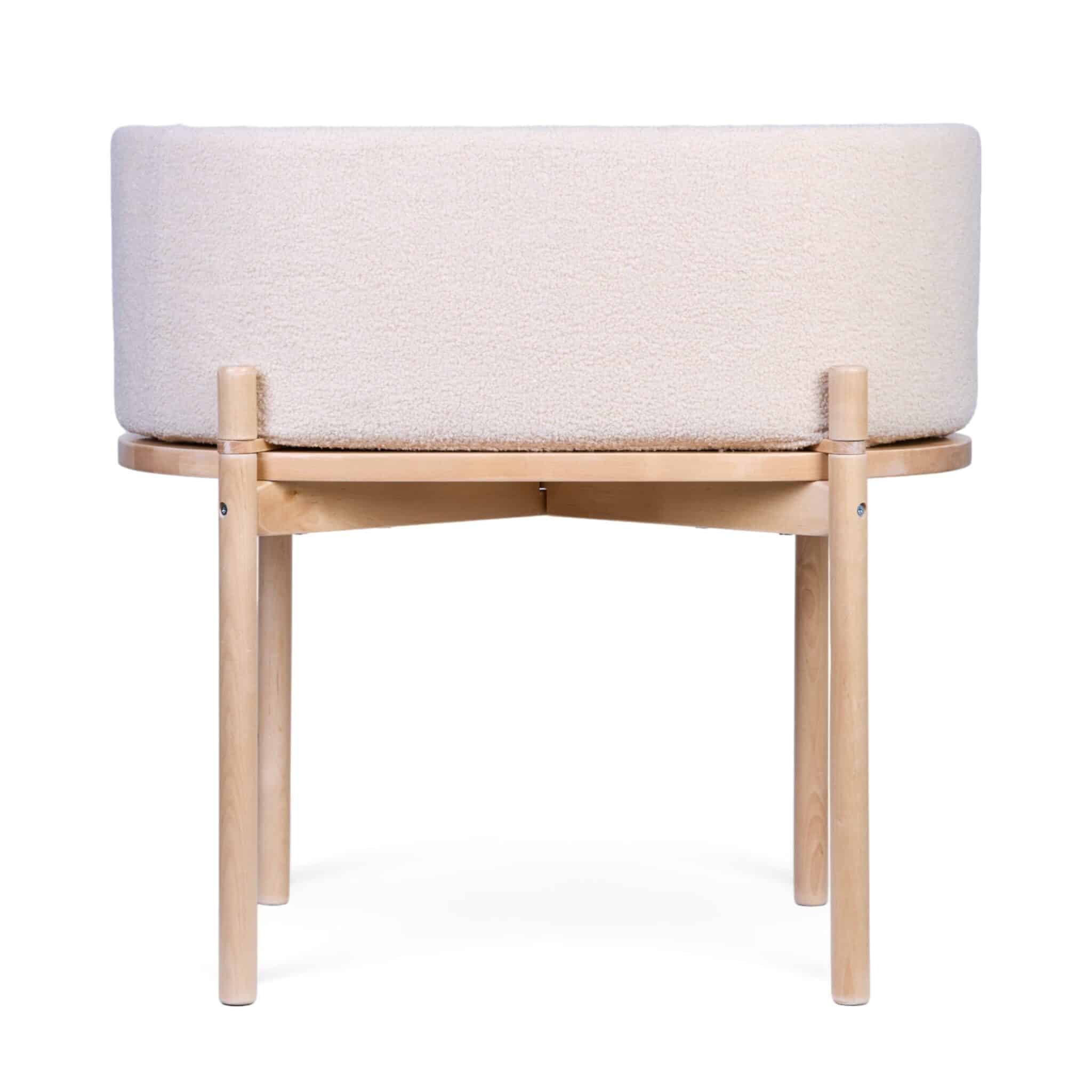 Vue de face du berceau 2 en 1 évolutif Childhome Teddy Off White avec structure en bois