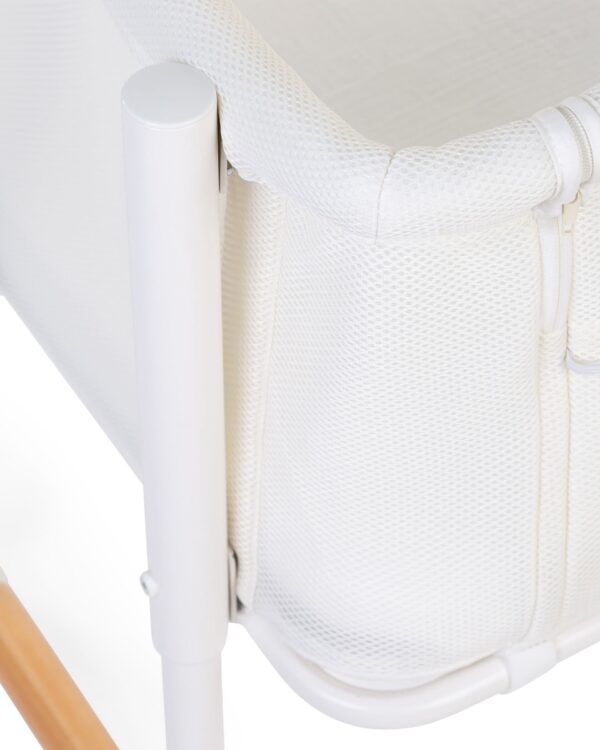 Détail du textile 3D Air Mesh du cododo EVOLUX 2 en 1 Childhome Natural White