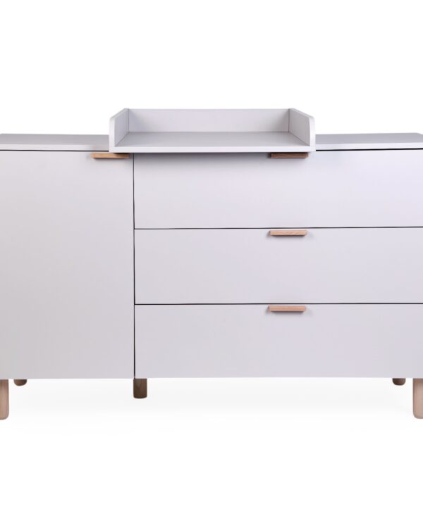 Vue de face de la commode bébé Childhome coloris Clay avec plan à langer amovible