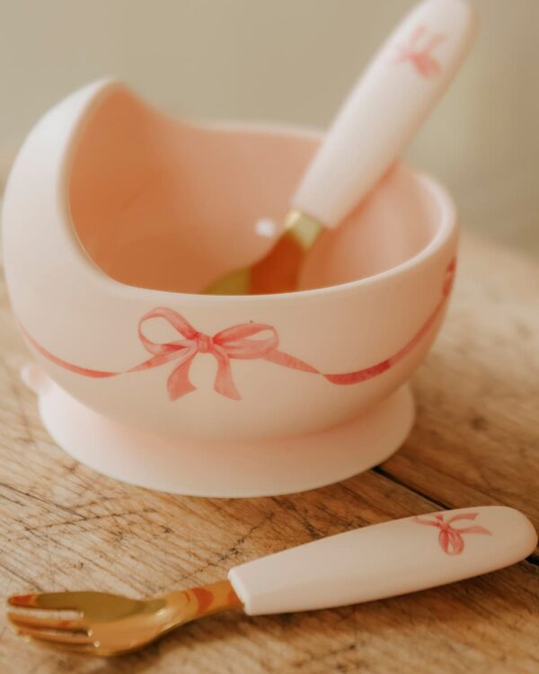Bol ventouse bébé Elodie Rosy Bow en silicone avec cuillère assortie